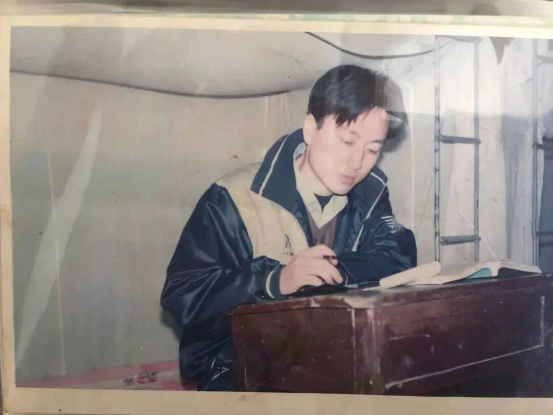胡彬2.jpg